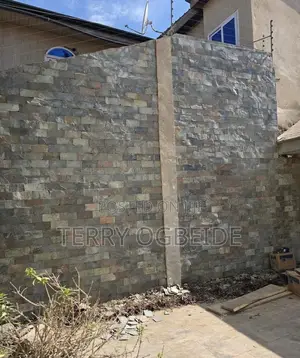 Stone Seller