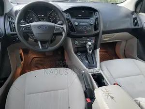 Ford Focus SE 4dr Sedan (2.0L 4cyl 5M) 2015 Black