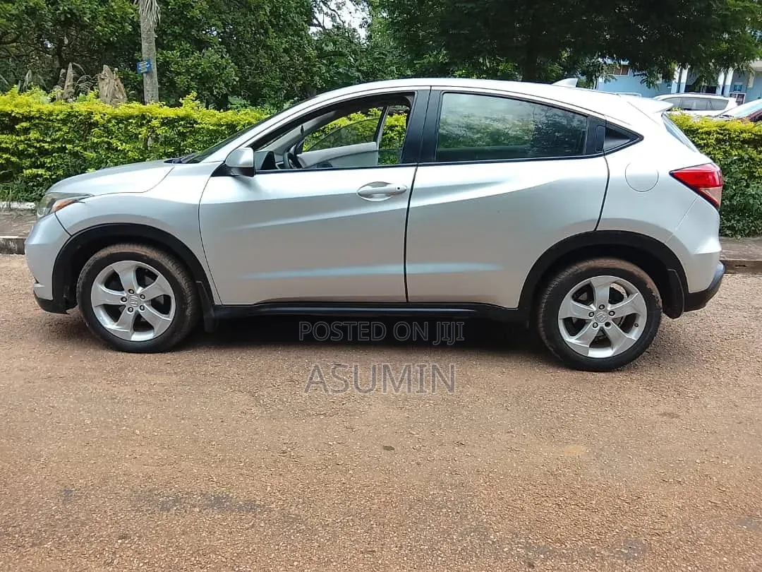 Honda HR-V EX-L w/Navigation FWD 2018 Silver
