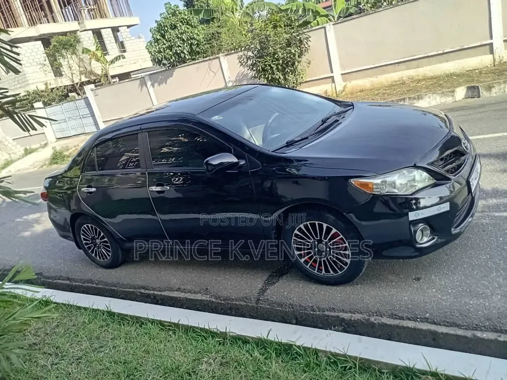 Toyota Corolla 2013 Black