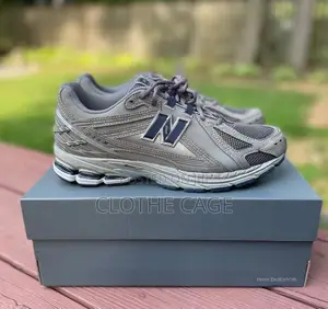 New Balance 1906R