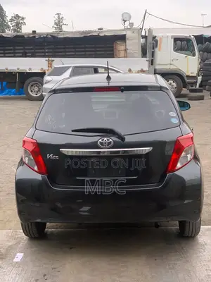 Toyota Vitz 2013 Black