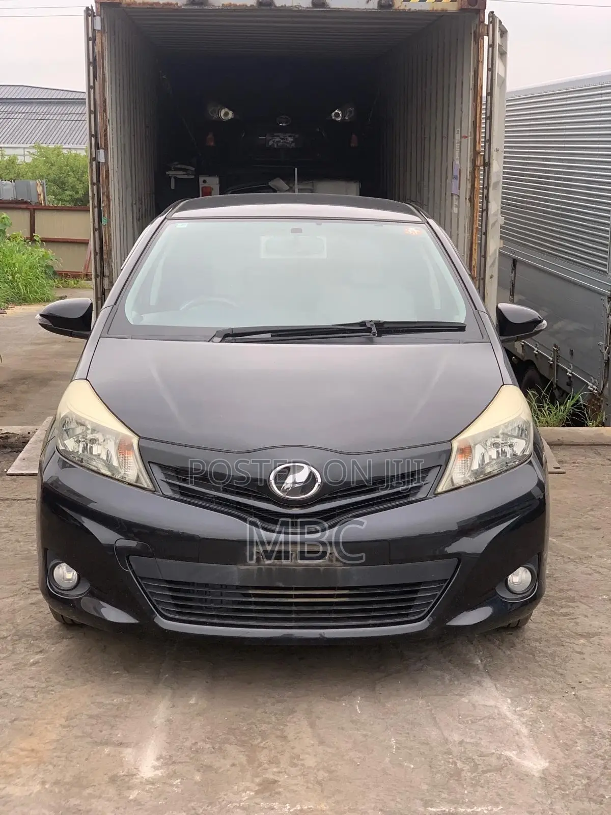 Toyota Vitz 2013 Black