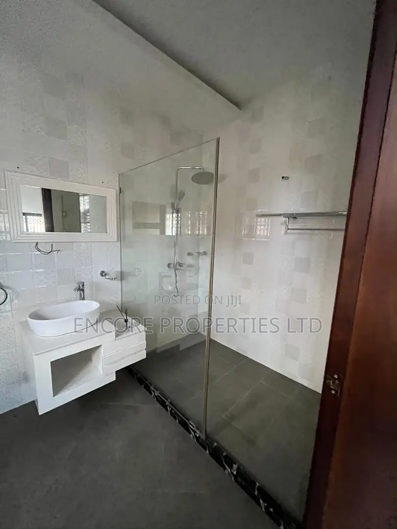 4bdrm House in A&C Mall Area for rent
