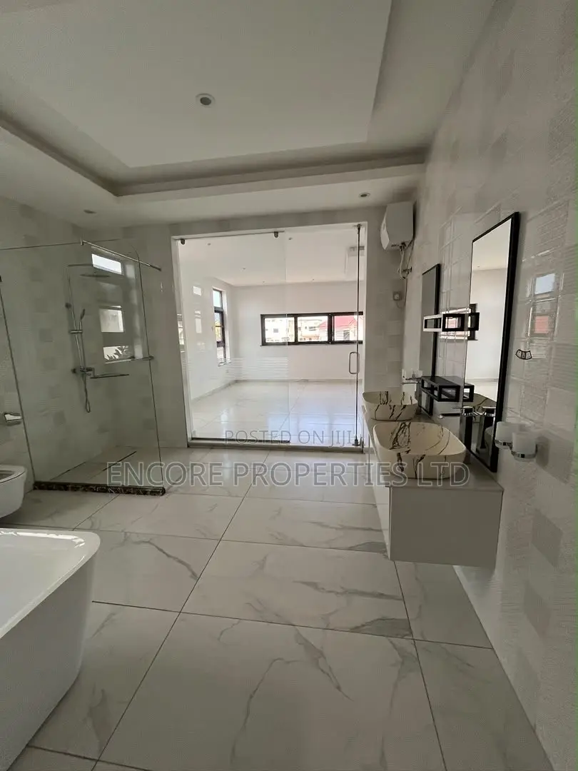4bdrm House in A&C Mall Area for rent