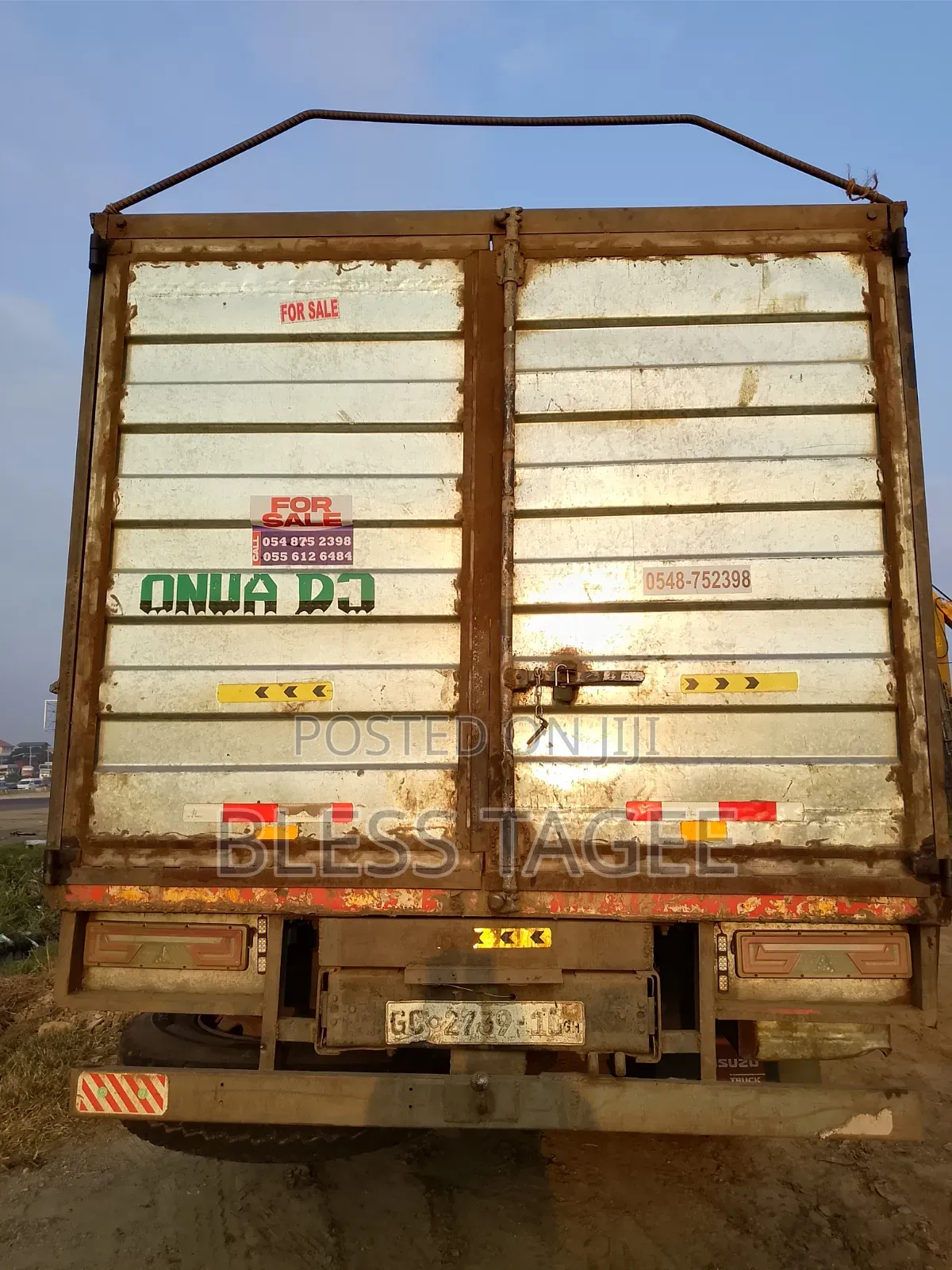 A Moving Tata Truck for Sale and Is Good but the Enigine Is DAF 25char