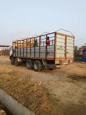 A Moving Tata Truck for Sale and Is Good but the Enigine Is DAF 25char