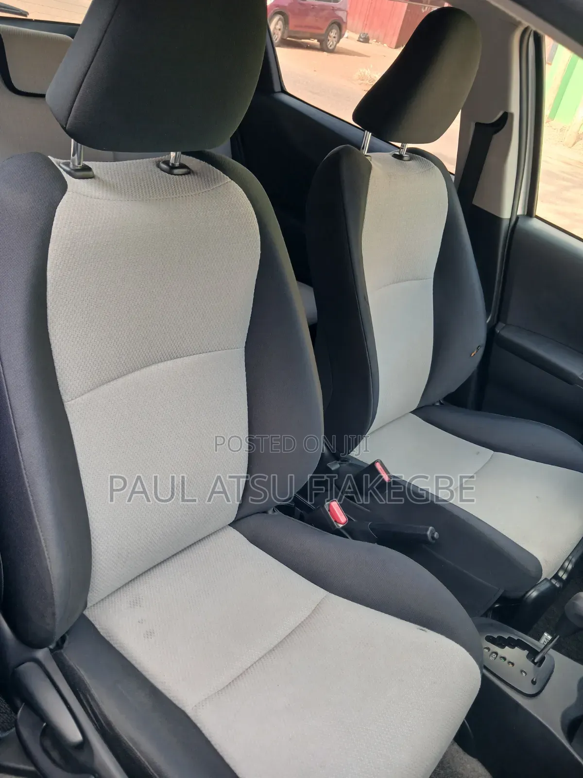 Toyota Vitz 1.3 FWD 5dr 2013 Silver