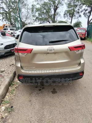 Toyota Highlander 2018 Gold