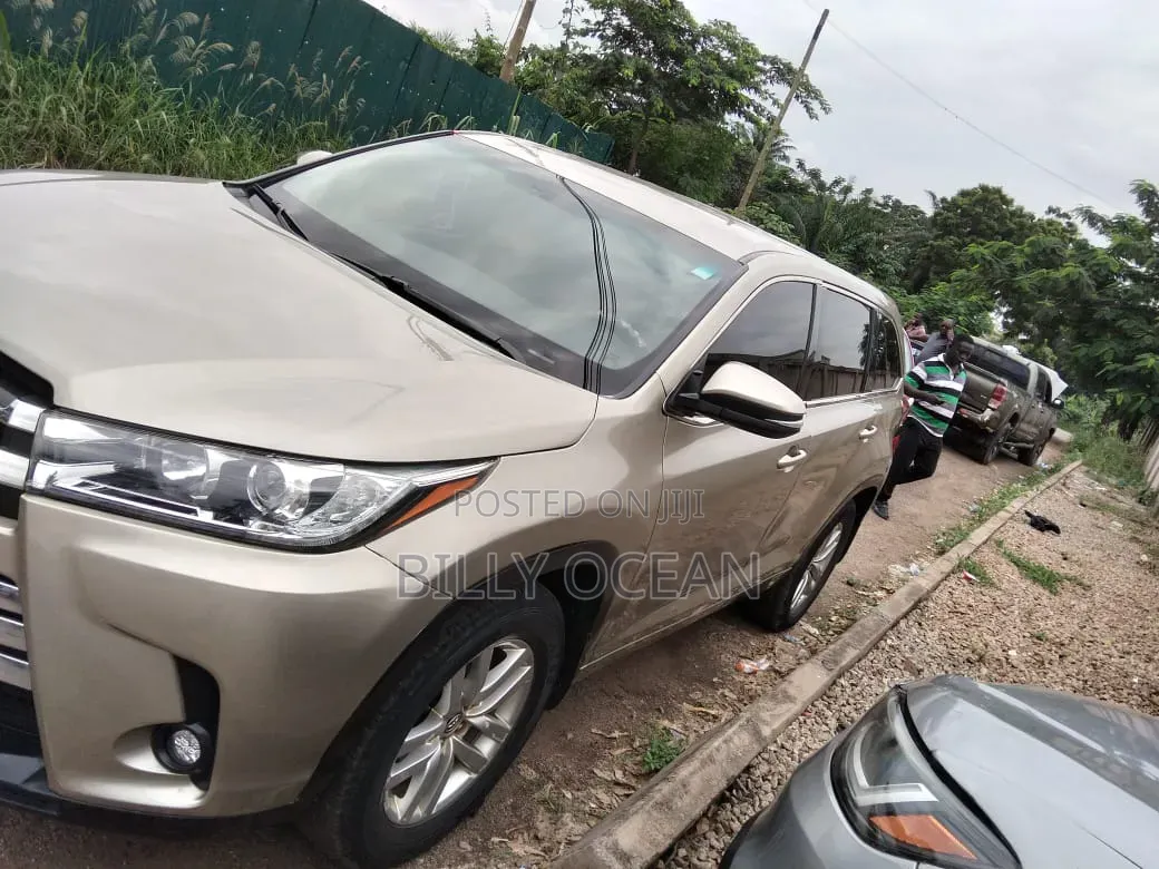 Toyota Highlander 2018 Gold