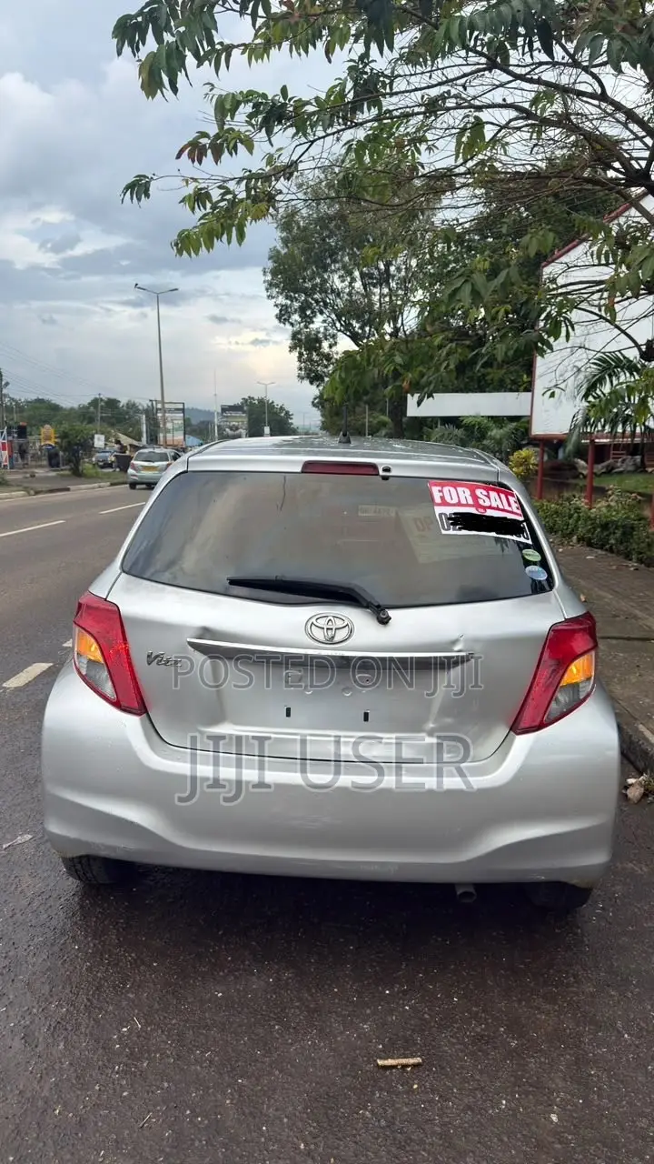 Toyota Vitz 1.3 AWD 5dr 2014 Silver
