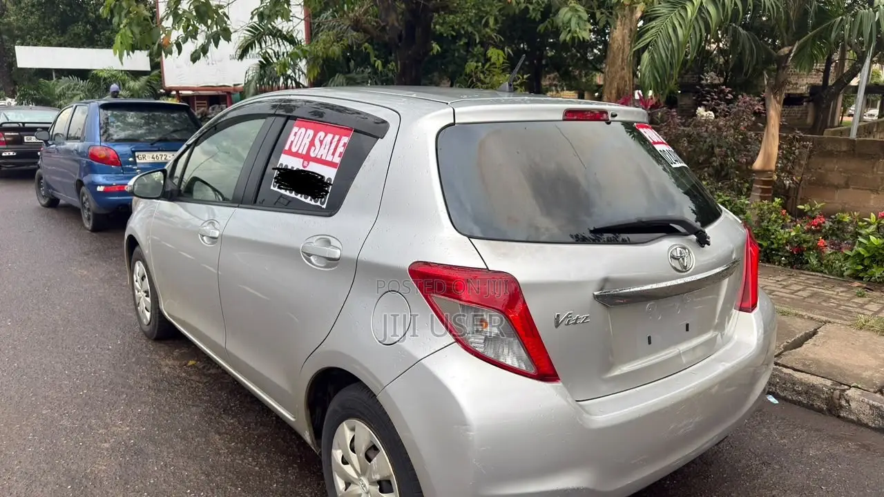 Toyota Vitz 1.3 AWD 5dr 2014 Silver