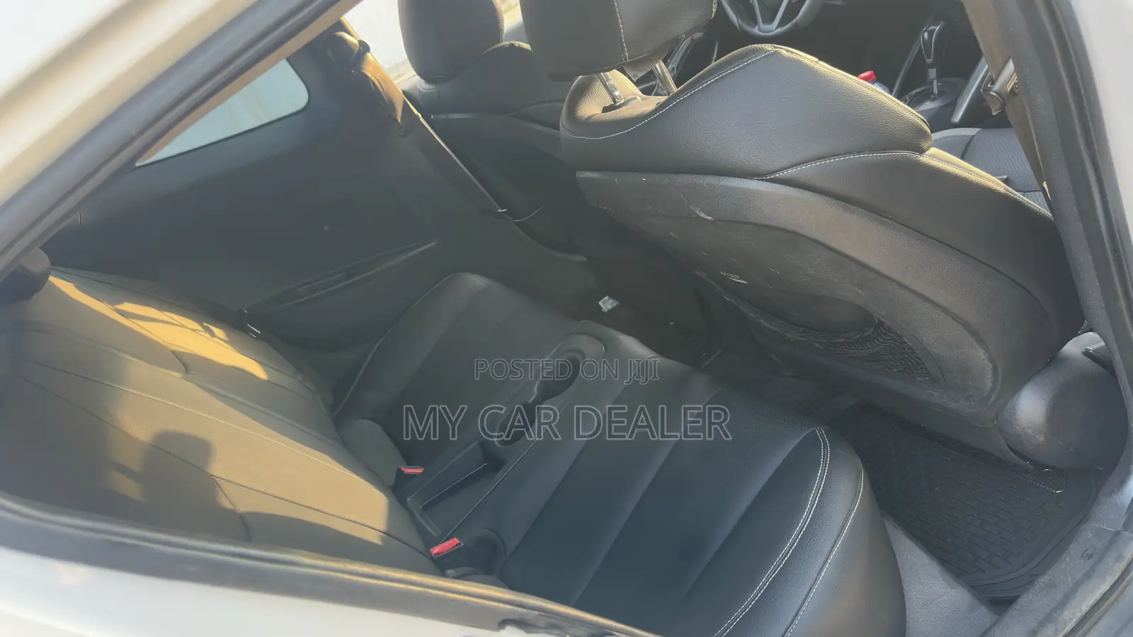 Hyundai Veloster Automatic 2012 White
