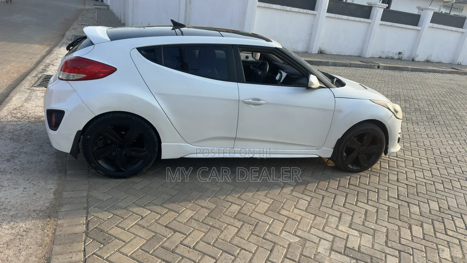Hyundai Veloster Automatic 2012 White