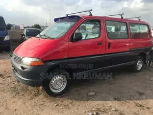 Toyota HiAce 2004 Red