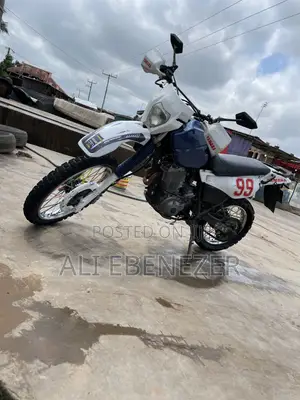 Yamaha 1998 White