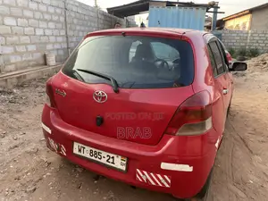 Toyota Vitz 1.3 FWD 5dr 2010 Red