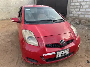 Toyota Vitz 1.3 FWD 5dr 2010 Red