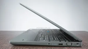 Laptop Dell Latitude 5580 8GB Intel Core i5 SSD 256GB