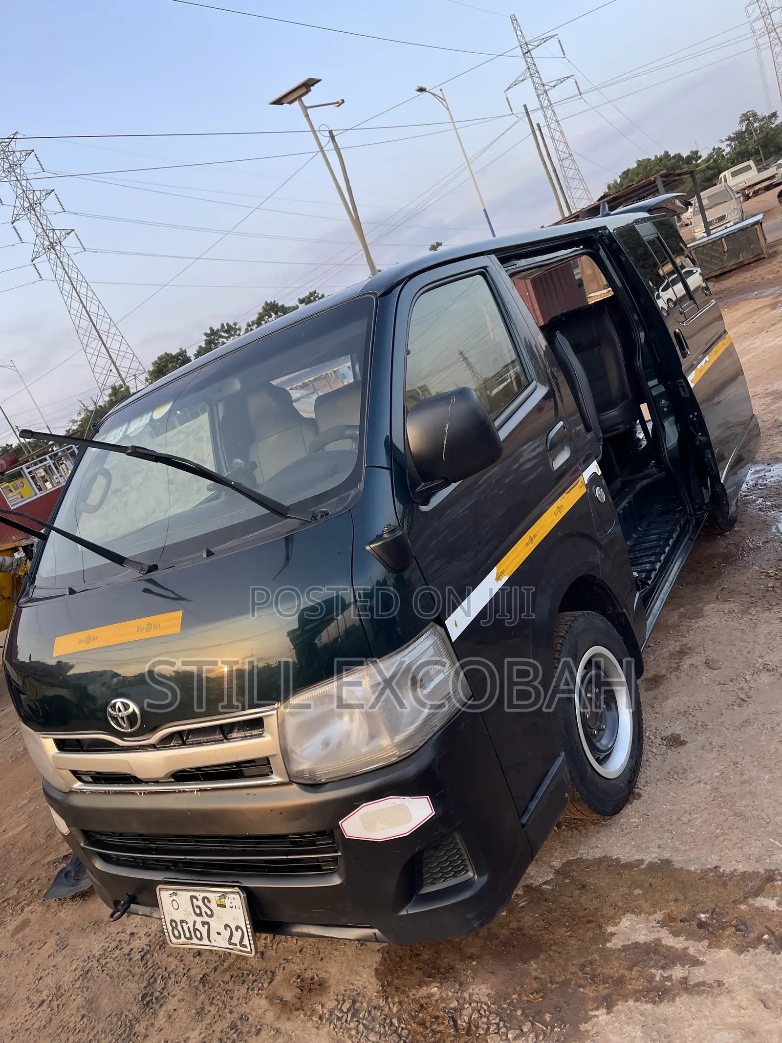 Toyota HiAce 2011 Green