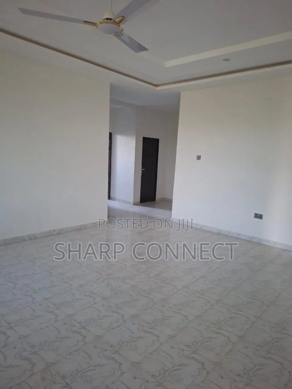 8bdrm House in Ofarnko Jei River, Akweley for sale