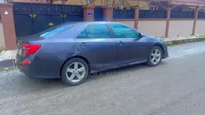 Toyota Camry SE 4dr Sedan (2.5L 4cyl 6A) 2014 Gray