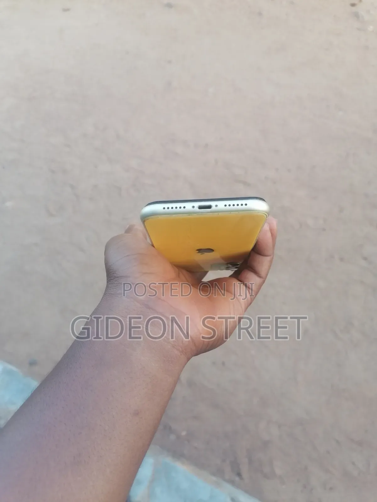 Apple iPhone 11 64 GB Yellow