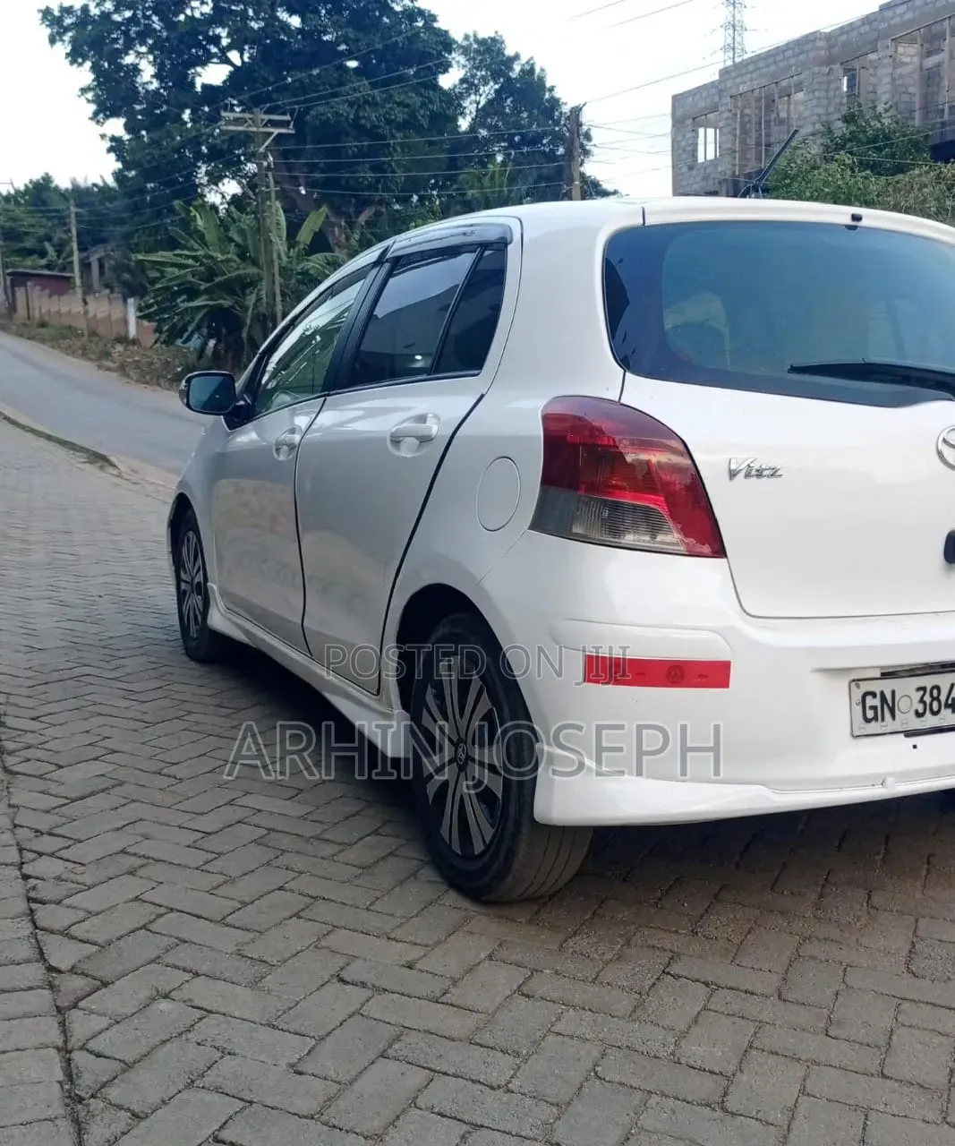 Toyota Vitz 2010 White