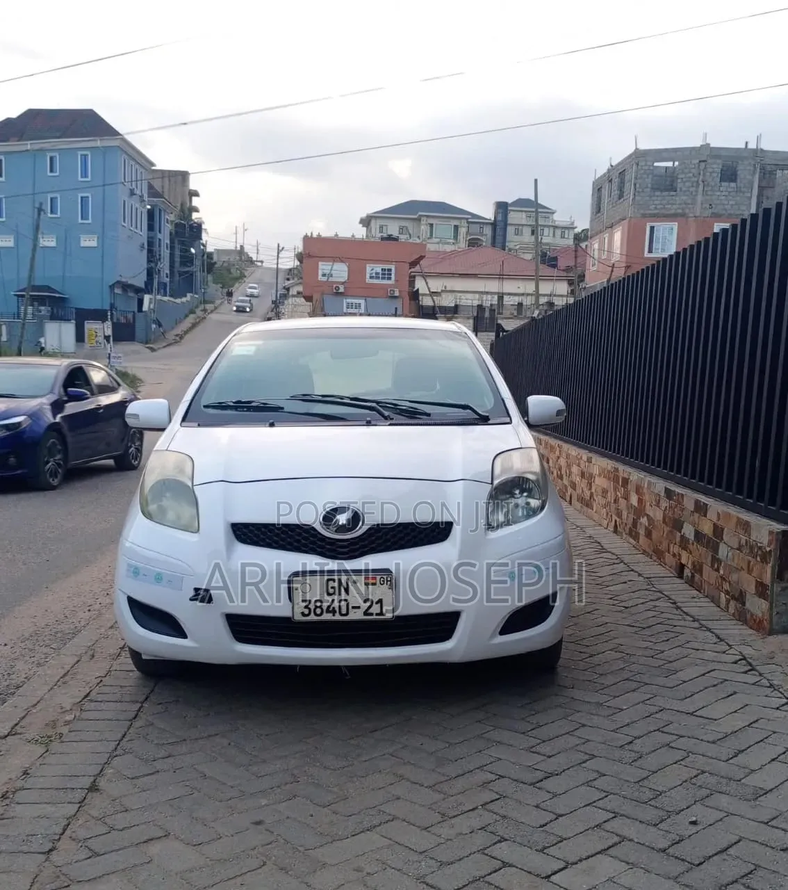 Toyota Vitz 2010 White