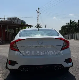 Honda Civic Touring 4dr Sedan (1.5L 4cyl) 2017 White