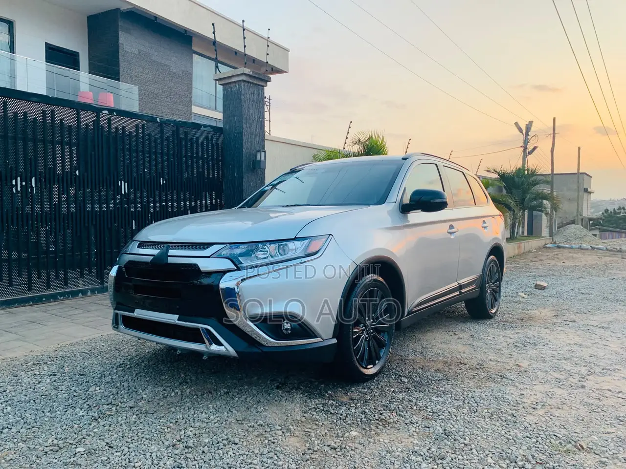 Mitsubishi Outlander LE FWD 2020 Silver