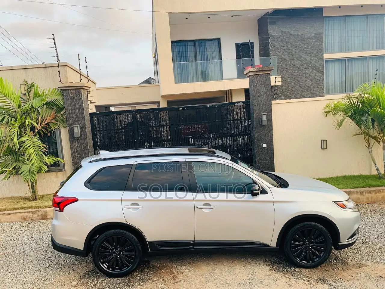 Mitsubishi Outlander LE FWD 2020 Silver