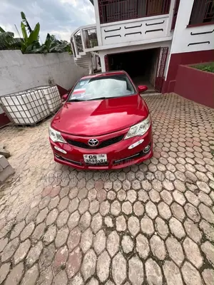 Toyota Camry 2016 Red