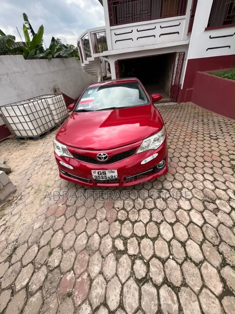 Toyota Camry 2014 Red