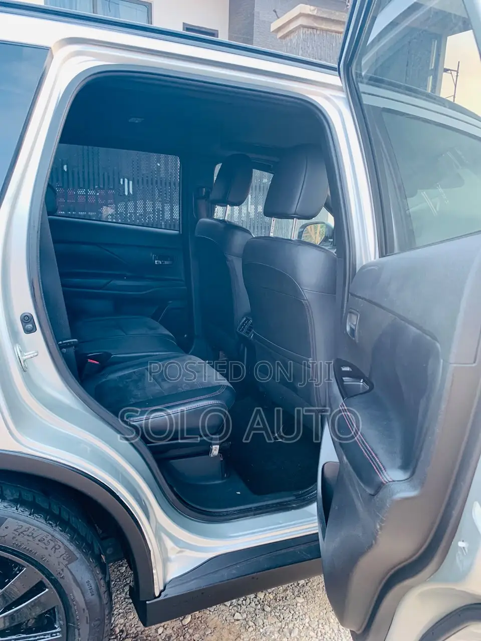 Mitsubishi Outlander LE FWD 2020 Silver