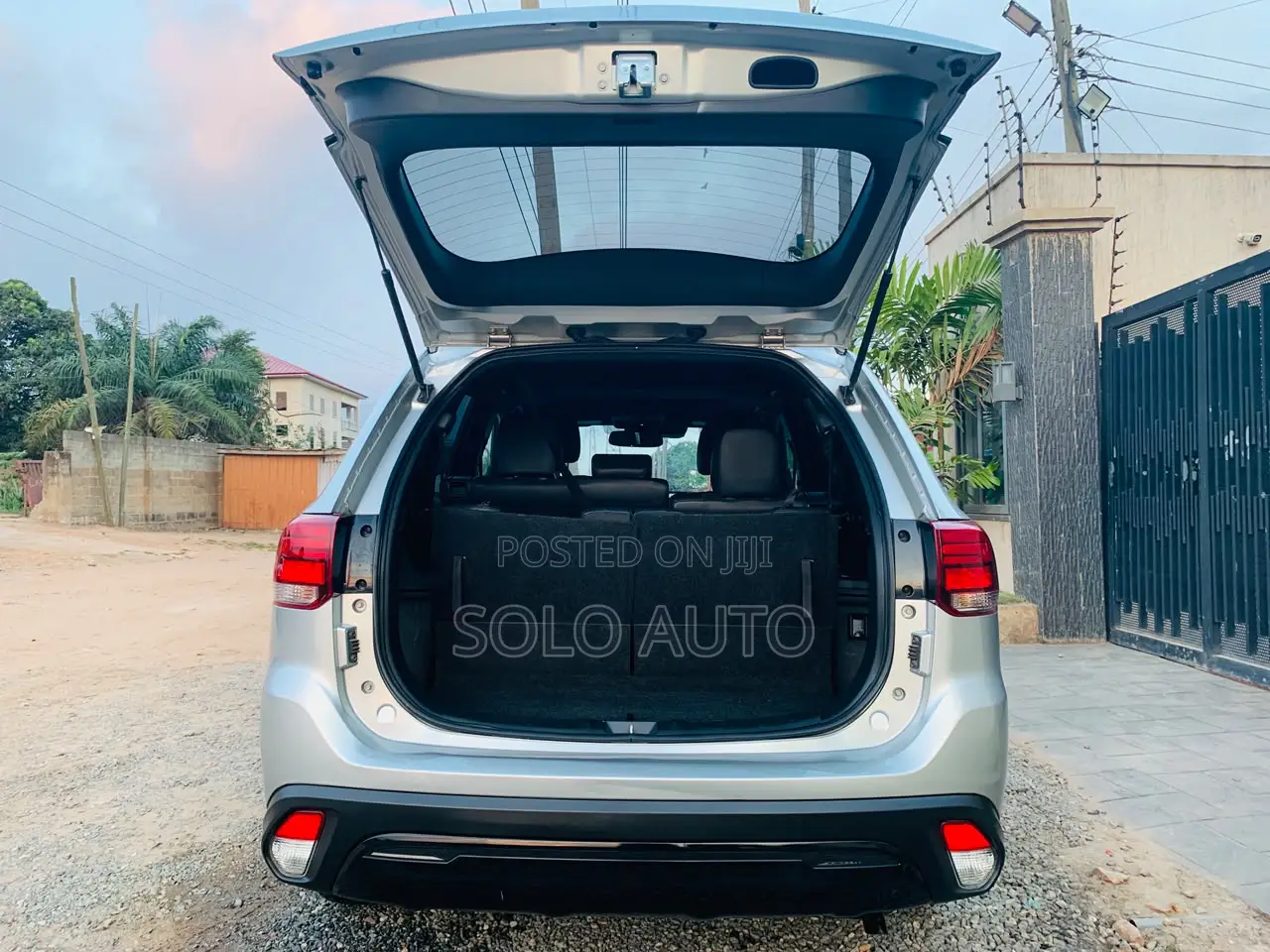 Mitsubishi Outlander LE FWD 2020 Silver