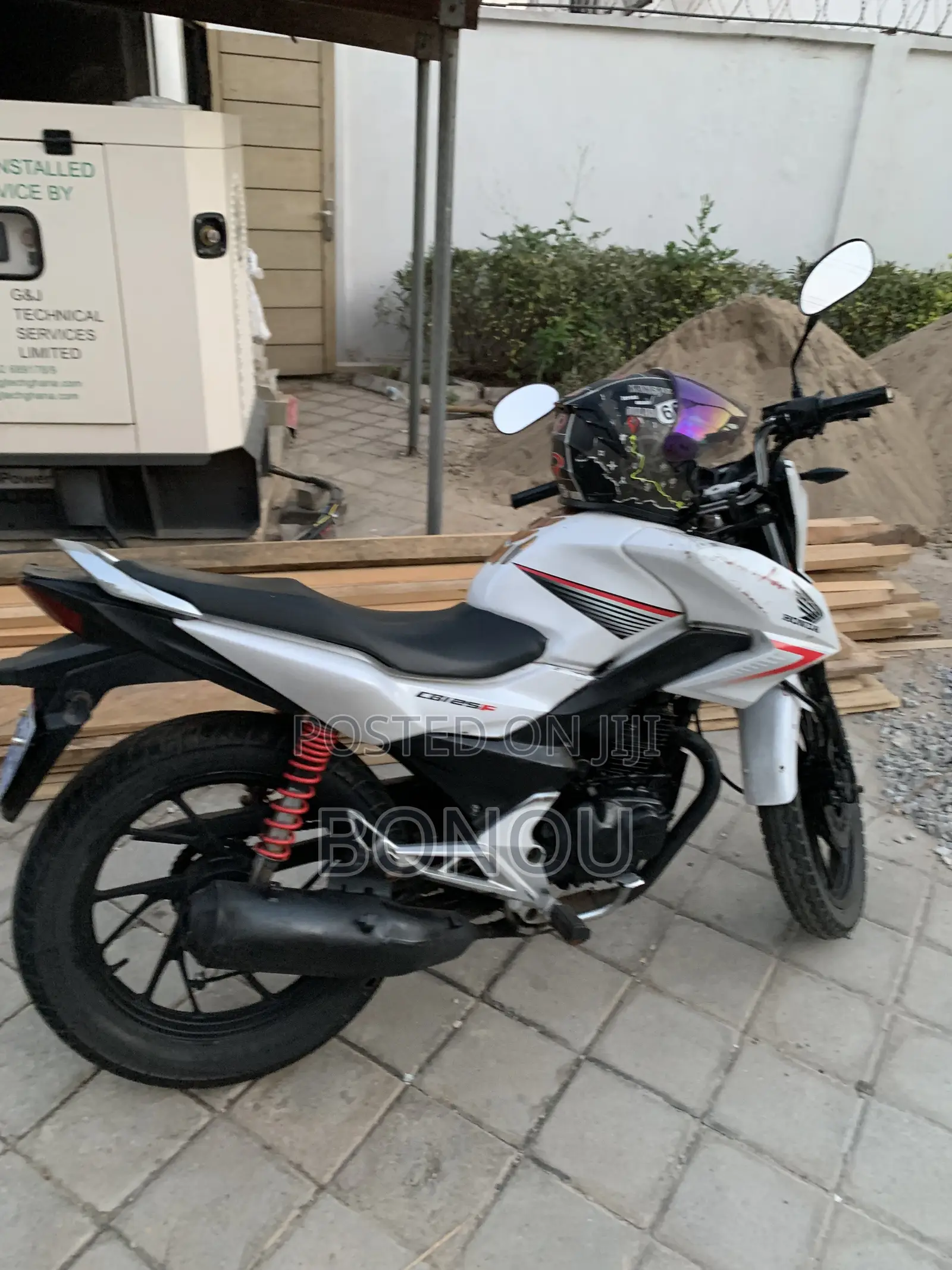 Honda CB 2012 White