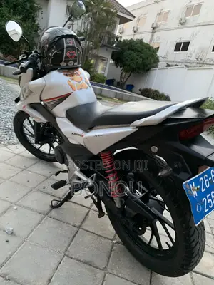 Honda CB 2012 White
