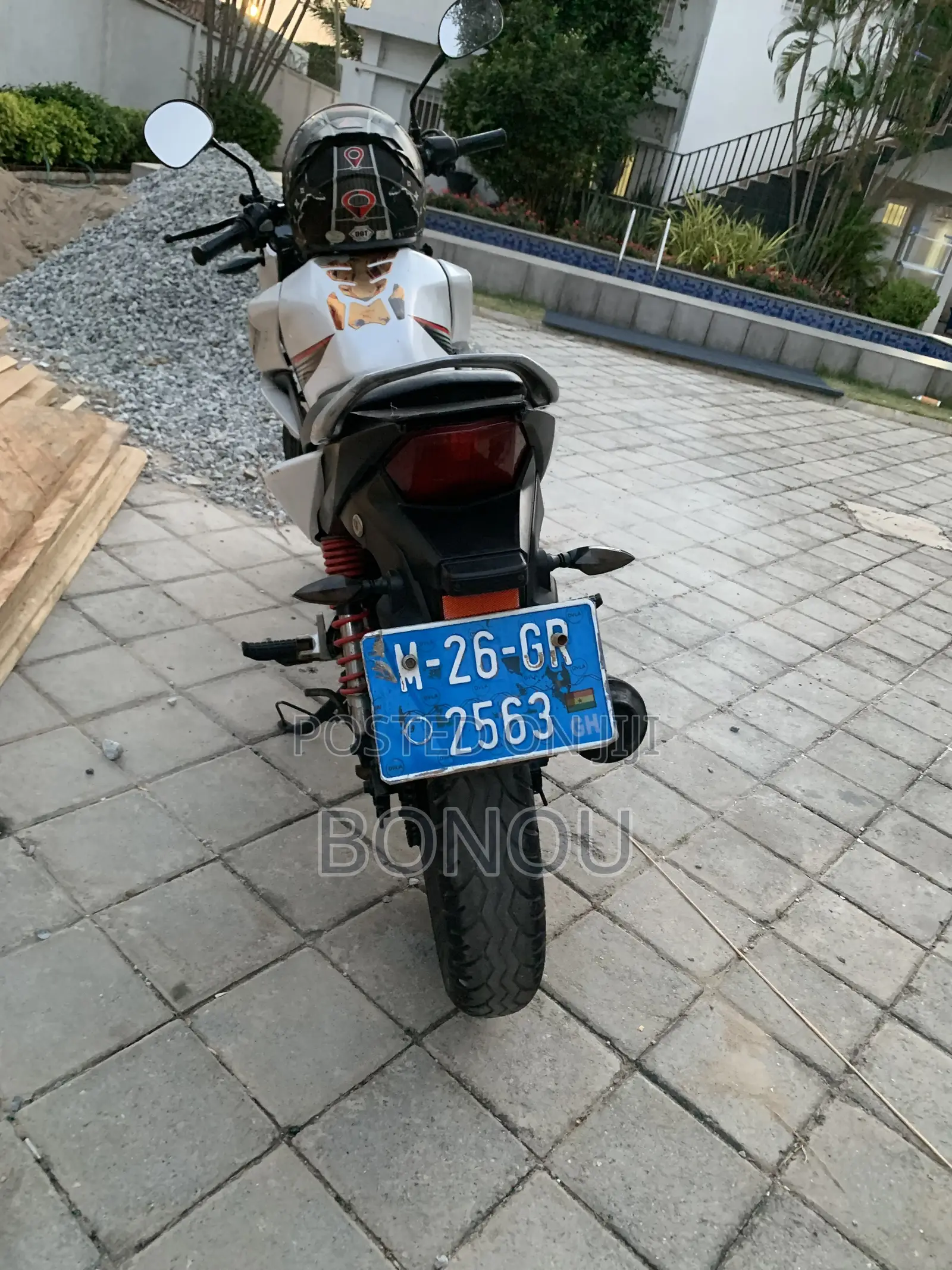 Honda CB 2012 White