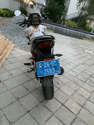 Honda CB 2012 White