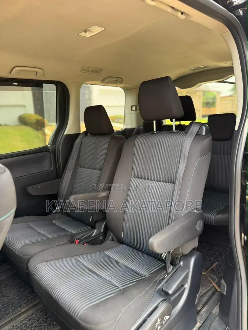 Toyota Voxy 2016 Black
