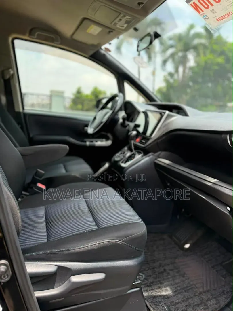 Toyota Voxy 2016 Black