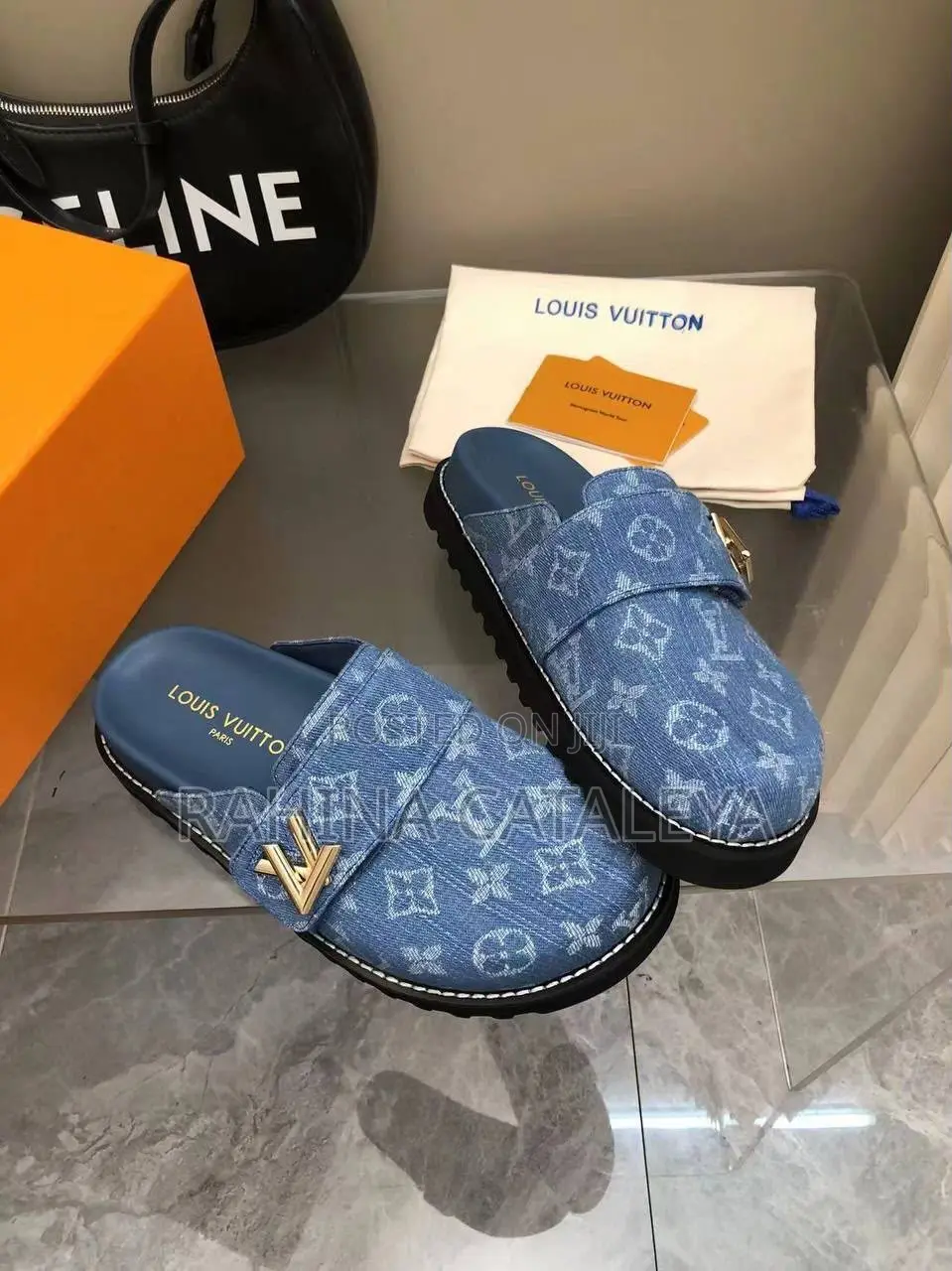 Ladies Luis Vuitton Slides