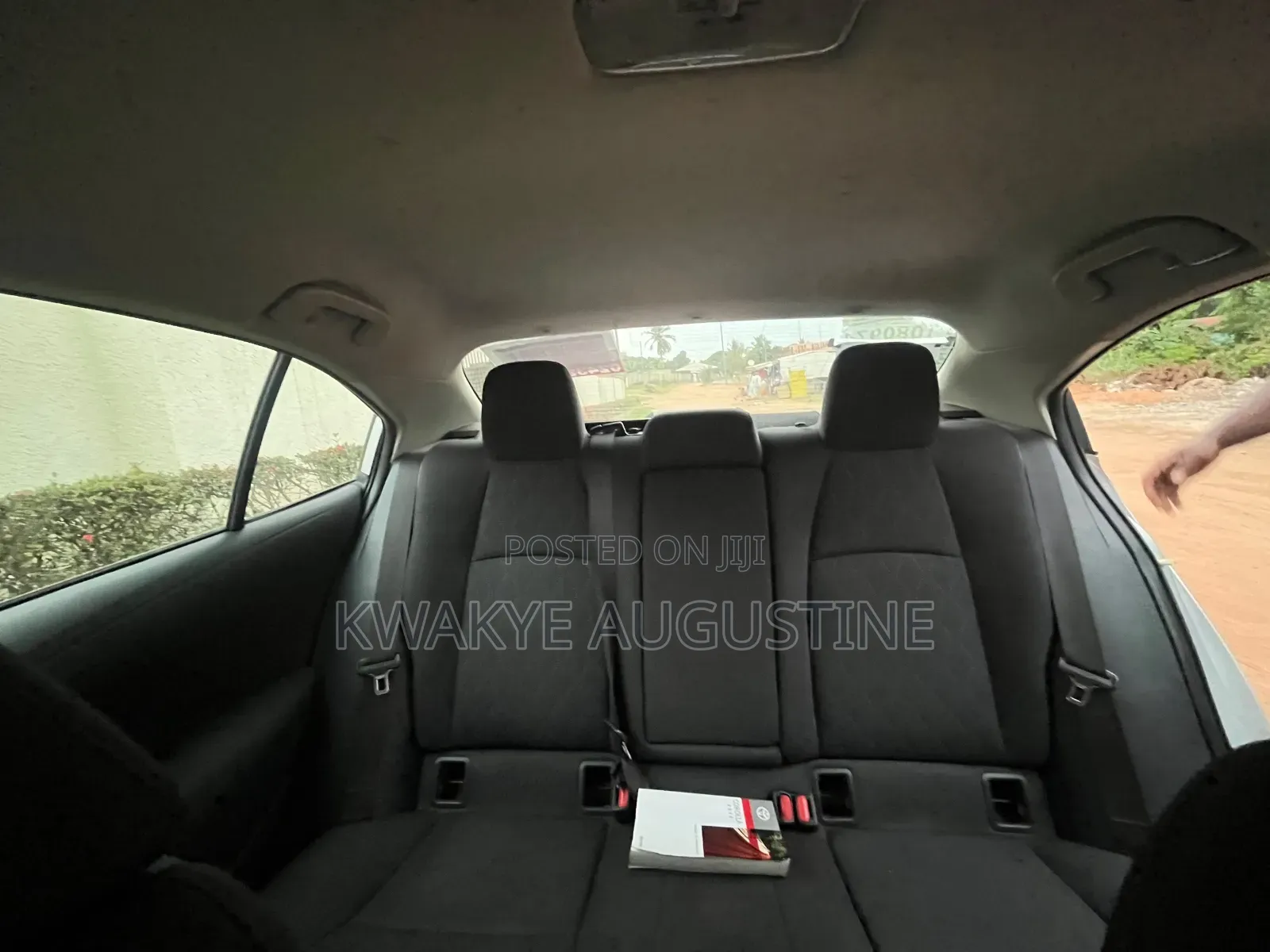 Toyota Corolla LE 2020 Silver