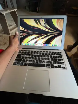Laptop Apple MacBook 2018 8GB Intel Core i5 SSD 128GB