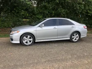 Toyota Camry SE 4dr Sedan (2.5L 4cyl 6A) 2011 Silver