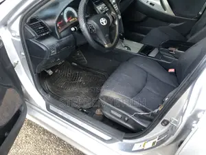Toyota Camry SE 4dr Sedan (2.5L 4cyl 6A) 2011 Silver