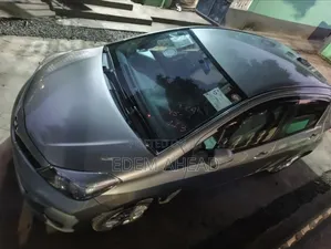 Toyota Vitz 2012 Silver