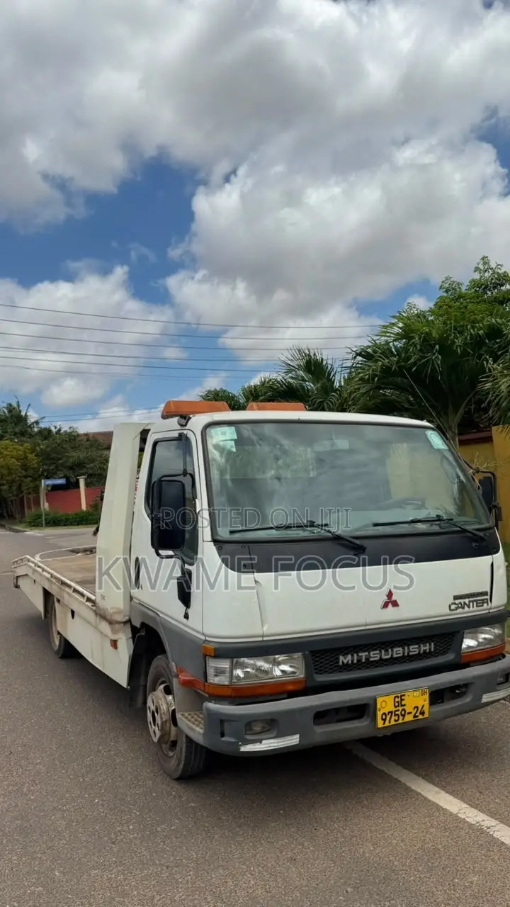 Mitsubishi Canter 2015 White