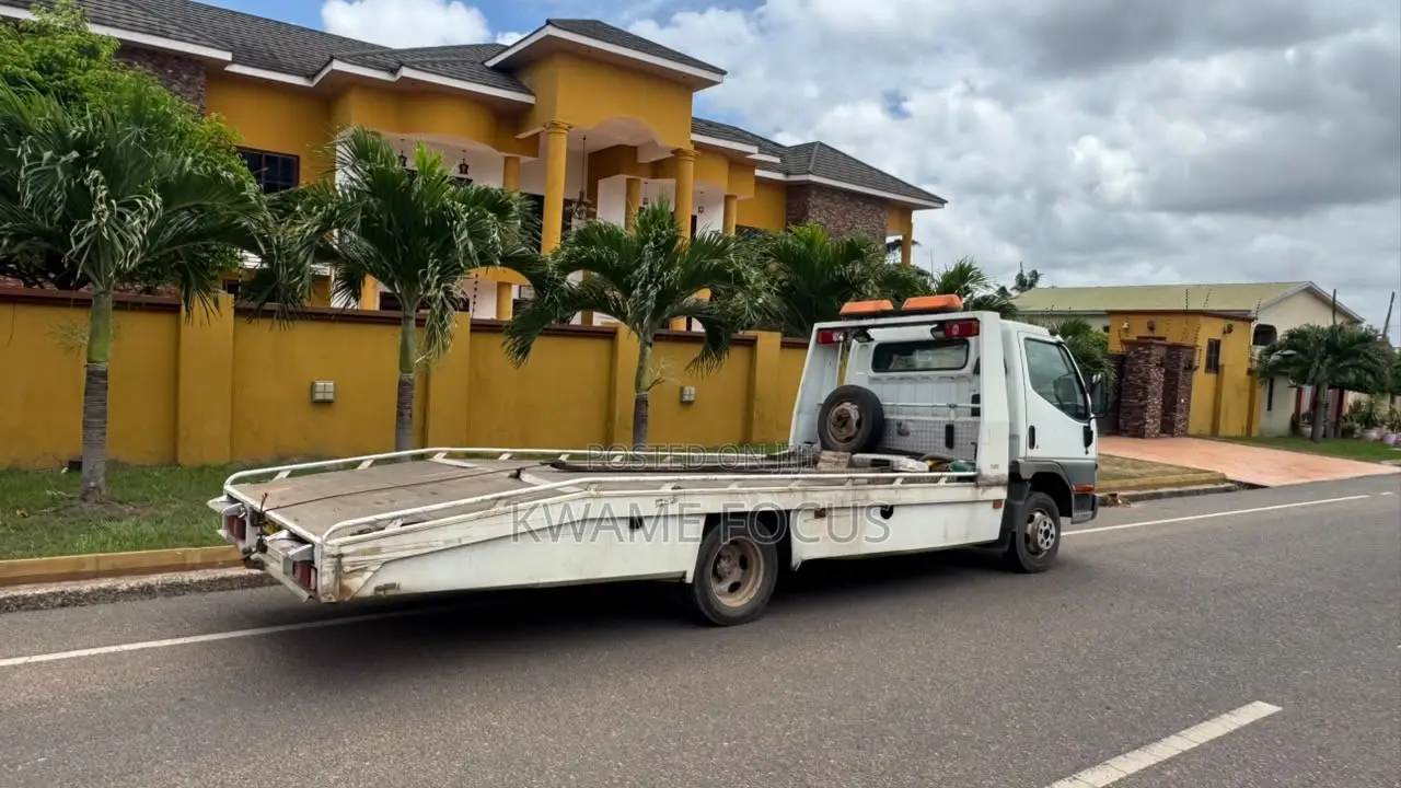 Mitsubishi Canter 2015 White